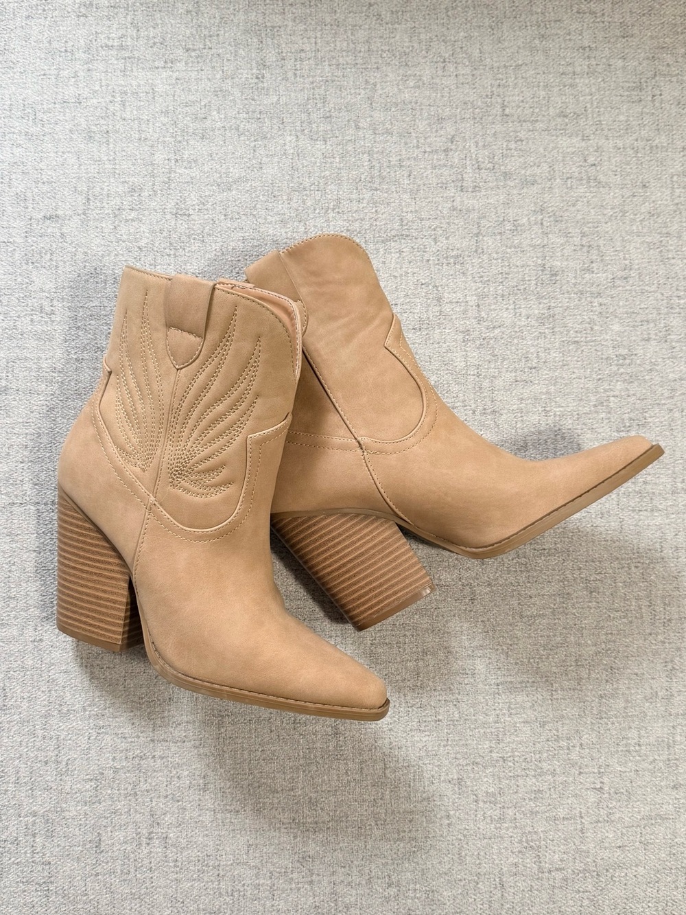 Women’s Nude Nubuck Western Cowgirl Boots